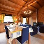 Chalet Renovated Near Durbuy