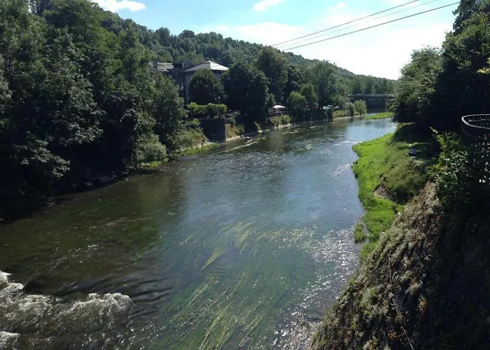 Chalet Renovated Near